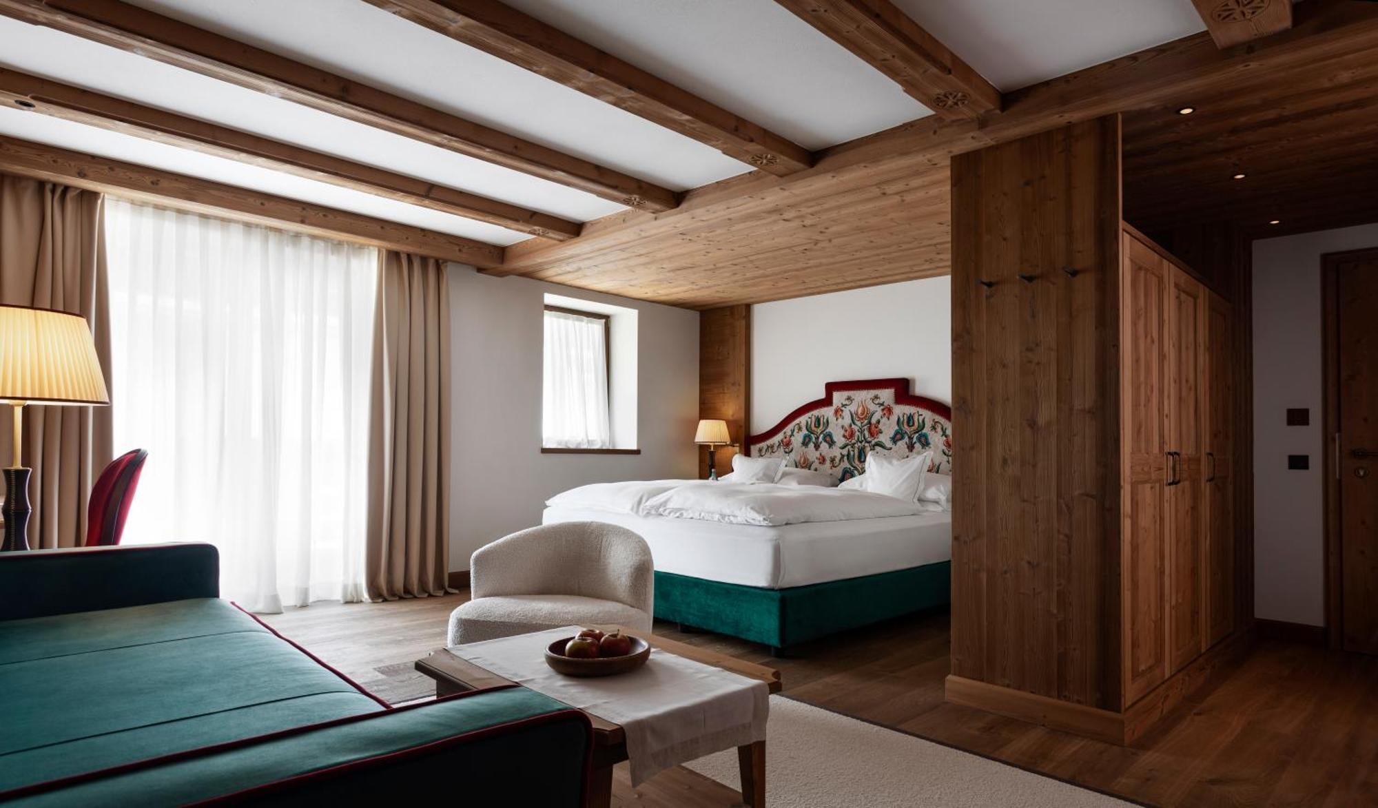 Tyrol Hotel 4*